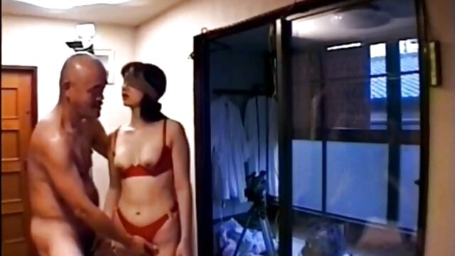 Najlepšie porno :  Latinské bomby zdieľajú masívne vydutie vo videu POV trojky Zadarmo videoklipy 