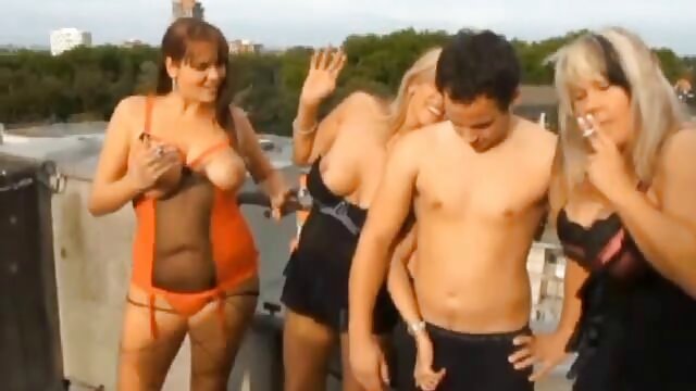 Najlepšie porno :  Ázijská dáma s veľkými prsiami v scéne s foot fetišom Zadarmo videoklipy 